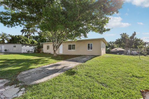 Villa ou maison à vendre à Homestead, Floride: 2 chambres, 46.82 m2 № 1950039 - photo 12