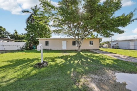 Villa ou maison à vendre à Homestead, Floride: 2 chambres, 46.82 m2 № 1950039 - photo 9