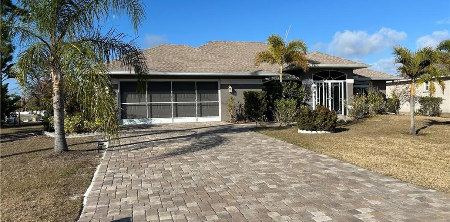 Villa ou maison à Rotonda, Floride 3 chambres, 175.68 m2 № 2098559