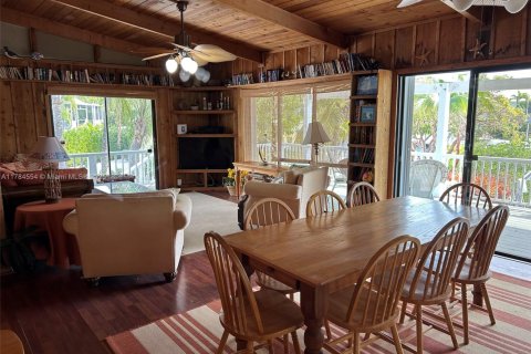 House in Islamorada, Village of Islands, Florida 4 bedrooms, 158.68 sq.m. № 1726492 - photo 20