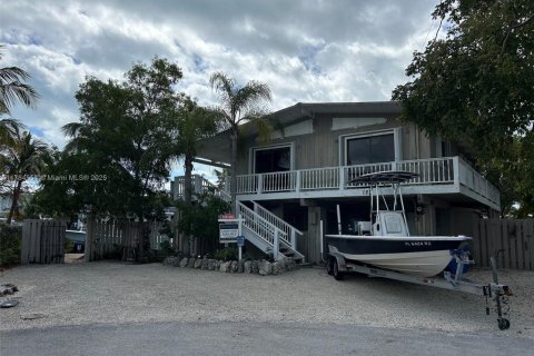House in Islamorada, Village of Islands, Florida 4 bedrooms, 158.68 sq.m. № 1726492 - photo 3