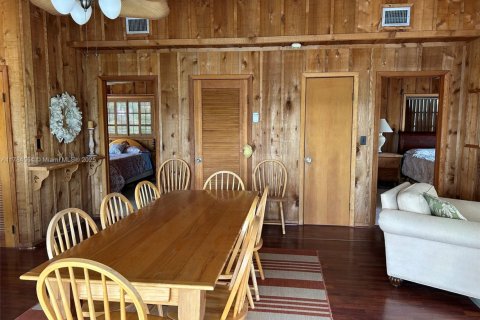 House in Islamorada, Village of Islands, Florida 4 bedrooms, 158.68 sq.m. № 1726492 - photo 10