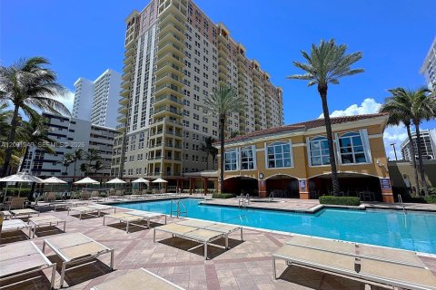 Copropriété à louer à Hallandale Beach, Floride: 2 chambres, 108.05 m2 № 2191330 - photo 24