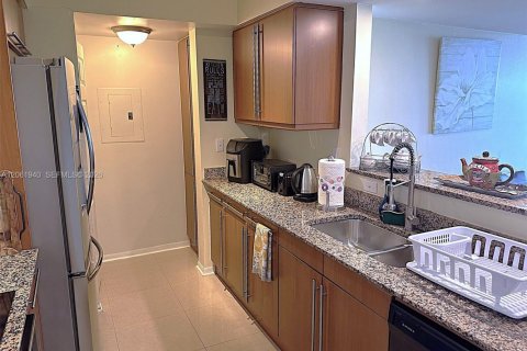 Copropriété à louer à Hallandale Beach, Floride: 2 chambres, 108.05 m2 № 2191330 - photo 5