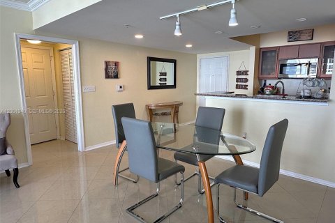 Copropriété à louer à Hallandale Beach, Floride: 2 chambres, 108.05 m2 № 2191330 - photo 7