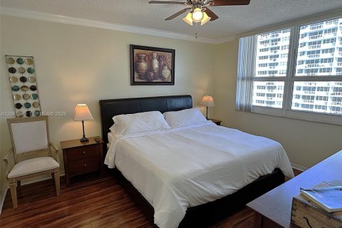 Copropriété à louer à Hallandale Beach, Floride: 2 chambres, 108.05 m2 № 2191330 - photo 8