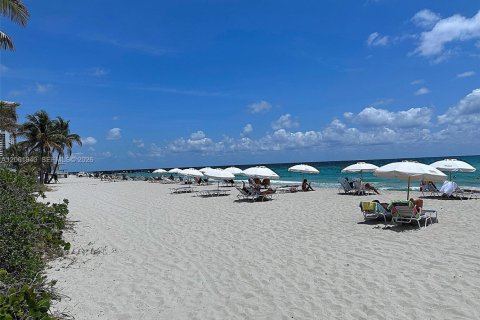 Copropriété à louer à Hallandale Beach, Floride: 2 chambres, 108.05 m2 № 2191330 - photo 22