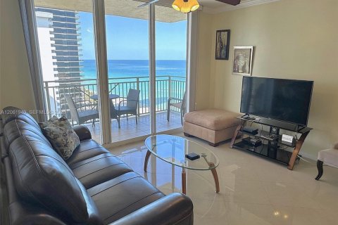 Copropriété à louer à Hallandale Beach, Floride: 2 chambres, 108.05 m2 № 2191330 - photo 3