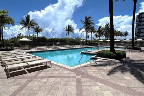 Copropriété à louer à Hallandale Beach, Floride: 2 chambres, 108.05 m2 № 2191330 - photo 25
