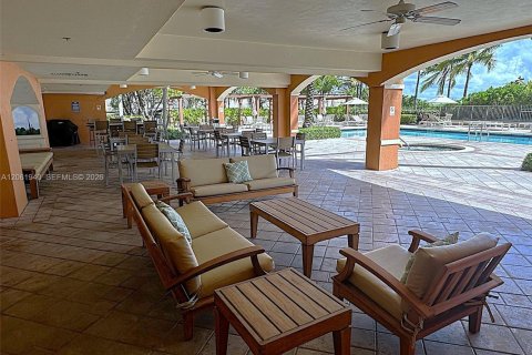 Copropriété à louer à Hallandale Beach, Floride: 2 chambres, 108.05 m2 № 2191330 - photo 27