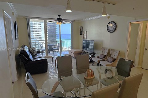 Copropriété à louer à Hallandale Beach, Floride: 2 chambres, 108.05 m2 № 2191330 - photo 6