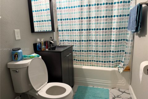 House in Jacksonville, Florida 4 bedrooms № 1857493 - photo 6
