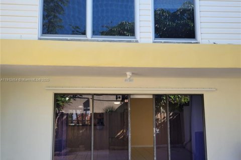 Touwnhouse à louer à Hollywood, Floride: 4 chambres, 175.49 m2 № 1966857 - photo 29