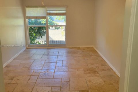 Touwnhouse à louer à Hollywood, Floride: 4 chambres, 175.49 m2 № 1966857 - photo 22