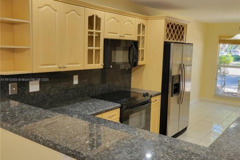 Touwnhouse à louer à Hollywood, Floride: 4 chambres, 175.49 m2 № 1966857 - photo 27
