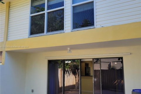 Touwnhouse à louer à Hollywood, Floride: 4 chambres, 175.49 m2 № 1966857 - photo 25