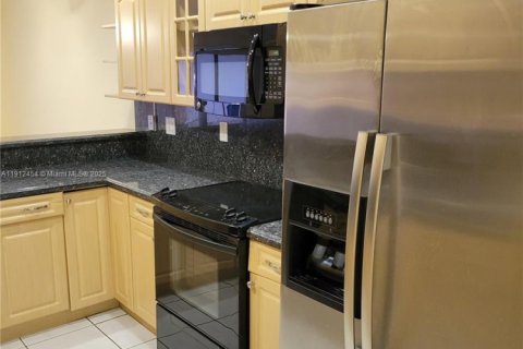 Touwnhouse à louer à Hollywood, Floride: 4 chambres, 175.49 m2 № 1966857 - photo 23