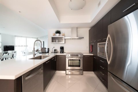 Condominio en venta en Sunny Isles Beach, Florida, 3 dormitorios, 134.43 m2 № 1977882 - foto 8