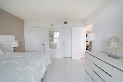 Condominio en venta en Sunny Isles Beach, Florida, 3 dormitorios, 134.43 m2 № 1977882 - foto 11