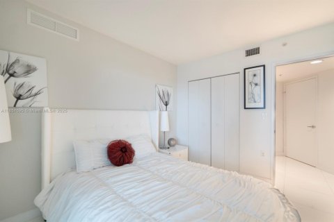 Condominio en venta en Sunny Isles Beach, Florida, 3 dormitorios, 134.43 m2 № 1977882 - foto 16