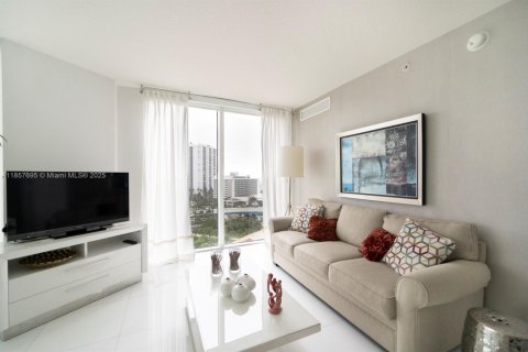 Condominio en venta en Sunny Isles Beach, Florida, 3 dormitorios, 134.43 m2 № 1977882 - foto 5