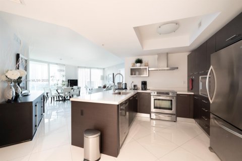 Condominio en venta en Sunny Isles Beach, Florida, 3 dormitorios, 134.43 m2 № 1977882 - foto 9