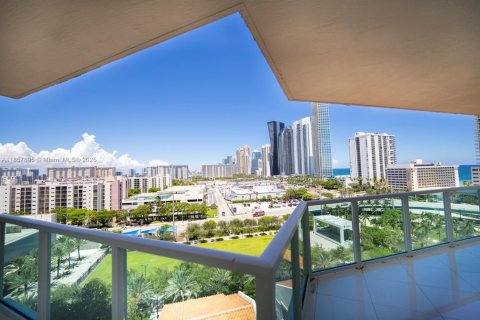 Condominio en venta en Sunny Isles Beach, Florida, 3 dormitorios, 134.43 m2 № 1977882 - foto 2