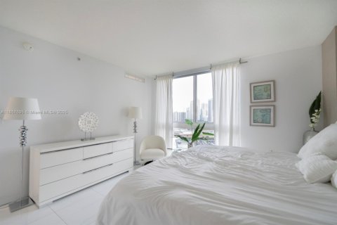 Condominio en venta en Sunny Isles Beach, Florida, 3 dormitorios, 134.43 m2 № 1977882 - foto 12