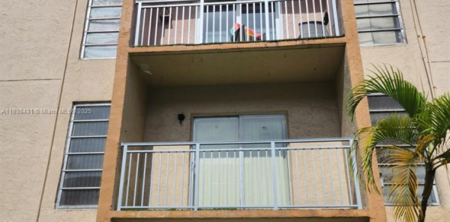 Condo in Miami, Florida, 2 bedrooms  № 1946864