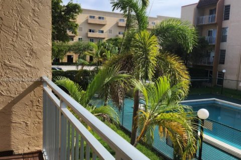 Condo in Miami, Florida, 2 bedrooms  № 1946864 - photo 20
