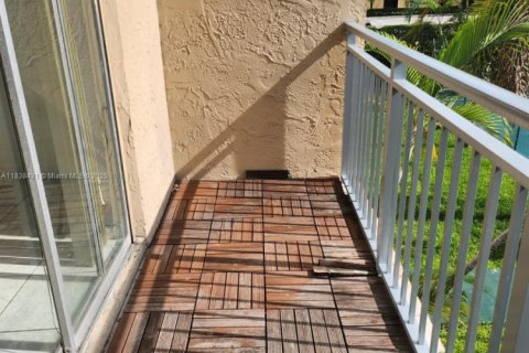 Condo in Miami, Florida, 2 bedrooms  № 1946864 - photo 18