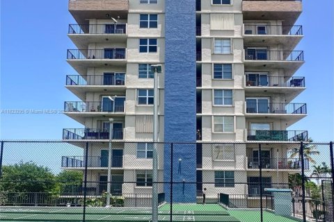Condominio en venta en Fort Lauderdale, Florida, 1 dormitorio, 80.82 m2 № 1940224 - foto 19