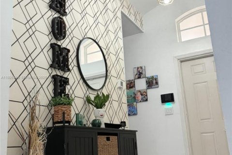 Casa en venta en Miami, Florida, 3 dormitorios № 1983685 - foto 5