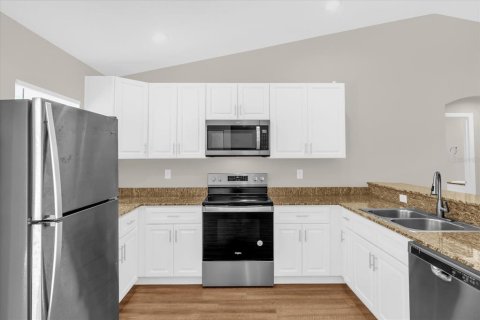 House in Summerfield, Florida 3 bedrooms, 136.47 sq.m. № 1846739 - photo 9