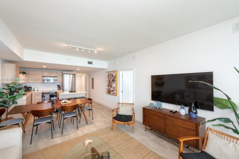 Condo in North Miami Beach, Florida, 2 bedrooms  № 2022364 - photo 6