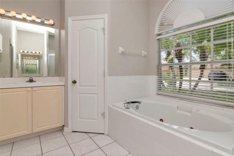 House in Apollo Beach, Florida 4 bedrooms, 182.92 sq.m. № 1841974 - photo 15
