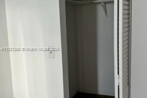 Купить кондоминиум в Норт-Майами, Флорида 2 спальни, 89.46м2, № 1984968 - фото 13