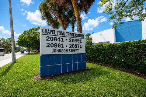 Commercial property in Pembroke Pines, Florida № 2083465 - photo 19