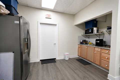 Commercial property in Pembroke Pines, Florida № 2083465 - photo 10