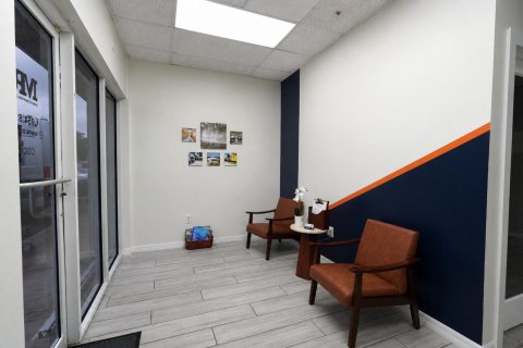 Commercial property in Pembroke Pines, Florida № 2083465 - photo 2