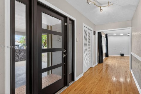 House in St. Lucie, Florida 4 bedrooms, 385.73 sq.m. № 2042072 - photo 7