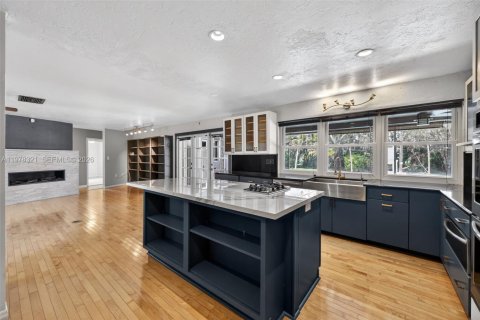 House in St. Lucie, Florida 4 bedrooms, 385.73 sq.m. № 2042072 - photo 16