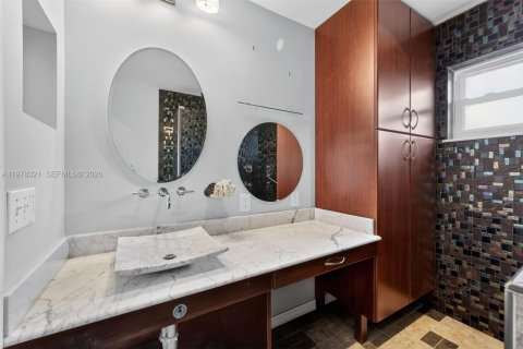 House in St. Lucie, Florida 4 bedrooms, 385.73 sq.m. № 2042072 - photo 22