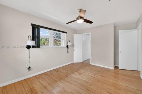 House in St. Lucie, Florida 4 bedrooms, 385.73 sq.m. № 2042072 - photo 30