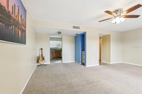 Copropriété à vendre à Tampa, Floride: 2 chambres, 117.06 m2 № 1909323 - photo 21