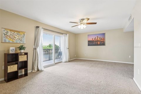 Copropriété à vendre à Tampa, Floride: 2 chambres, 117.06 m2 № 1909323 - photo 18