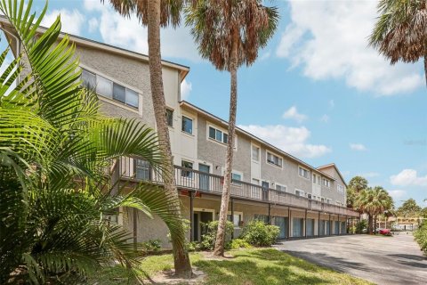 Copropriété à vendre à Tampa, Floride: 2 chambres, 117.06 m2 № 1909323 - photo 2