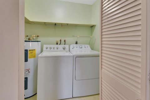 Condo in DeLand, Florida, 2 bedrooms  № 1540769 - photo 18