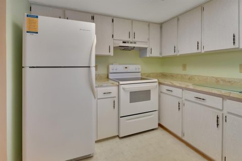 Condo in DeLand, Florida, 2 bedrooms  № 1540769 - photo 7