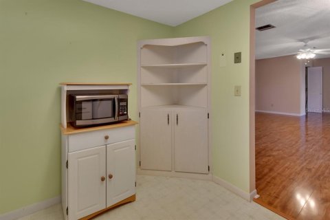 Condo in DeLand, Florida, 2 bedrooms  № 1540769 - photo 8